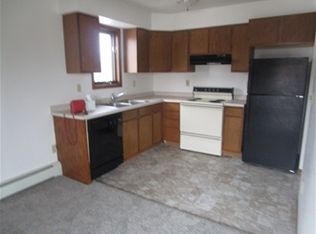 1974 28th Ave S #2, Grand Forks, ND 58201
