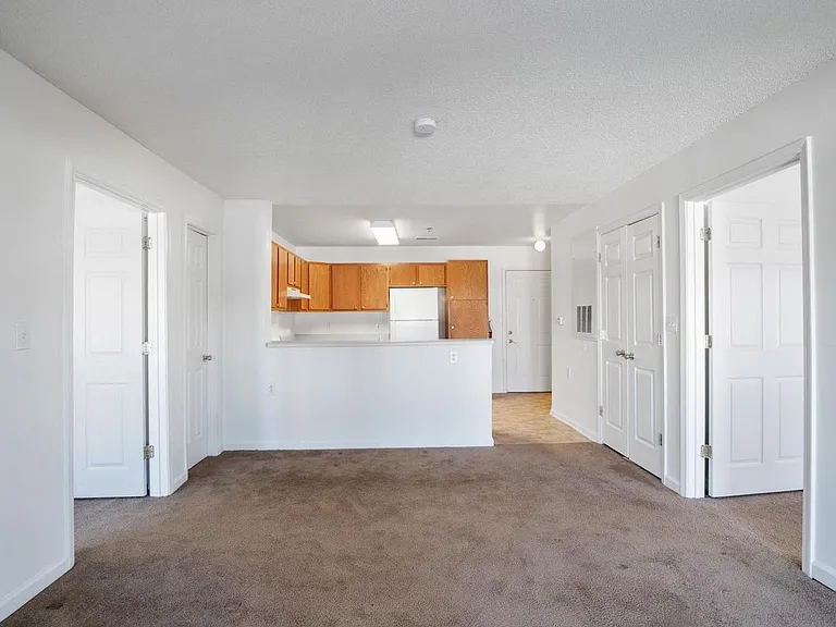 Ridgewood Place Senior Apartment — Photo 21