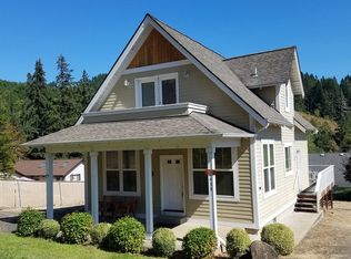 439 1st St, Elkton, OR 97436