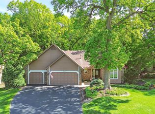 685 Stonewood Rd, Eagan, MN 55123