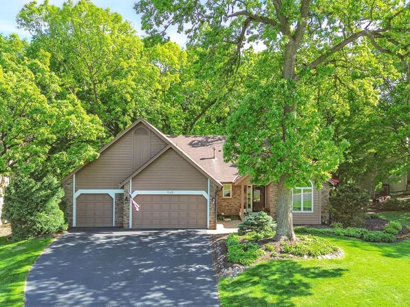 685 Stonewood Rd, Eagan, MN 55123
