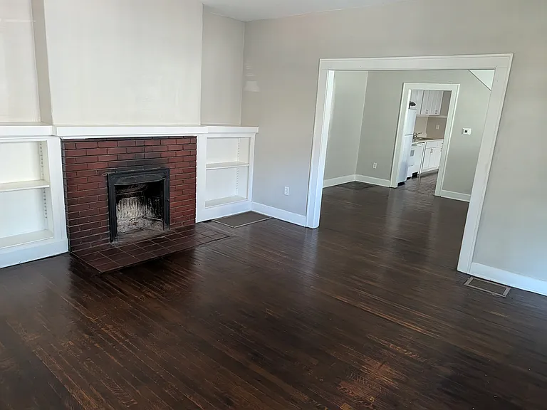 530 Eastern Ave — Photo 2