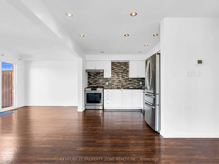 75 Benjamin Cres — Photo 13