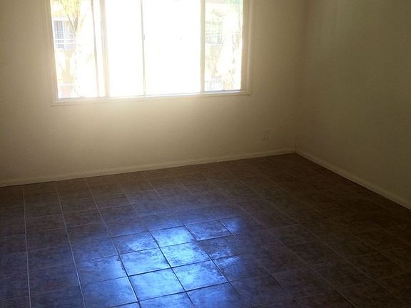 3rd image of 1400 S Bonnie Brae St APT 11