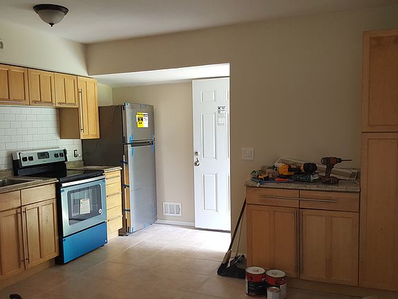 3rd image of 1 Livingston Dr