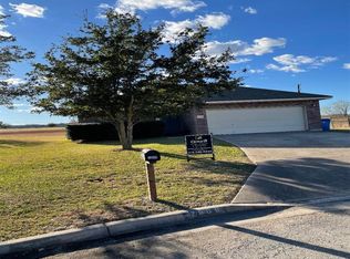 2909 Monika Ln, Taylor, TX 76574