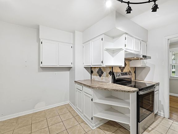 4th image of 1407 Midgett Dr