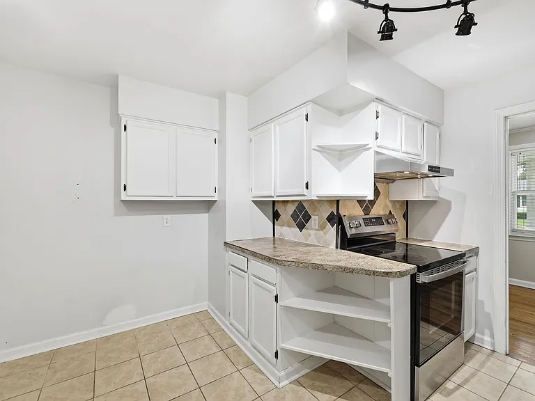 1407 Midgett Dr — Photo 4