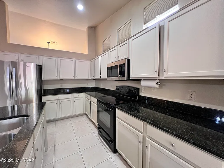 8679 N Ahwatukee Way — Photo 5
