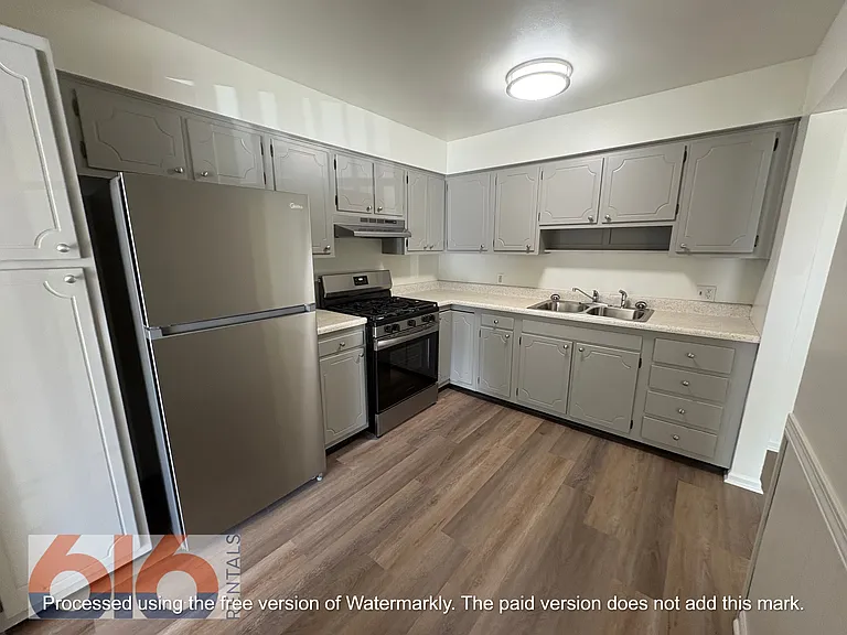620 56th St SE #8 — Photo 3