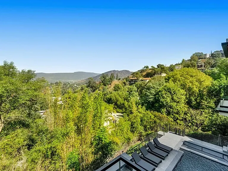 7317 Caverna Dr — Photo 43