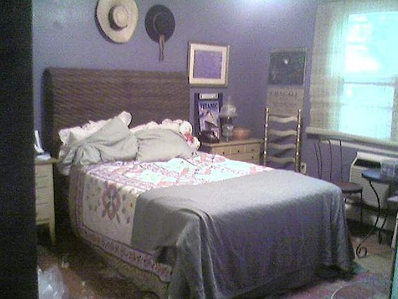 5th image of 115 Frederick St APT 1R