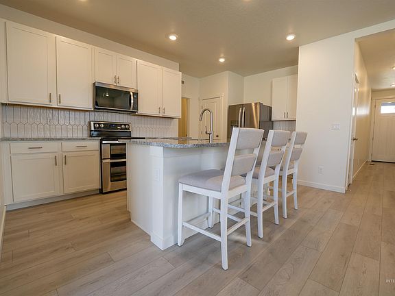 5th image of 502 W Lyra St