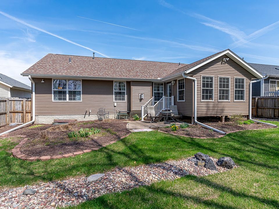 1951 W 59th St, Davenport, IA 52806 | Zillow