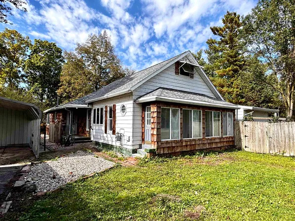 173 N 5th St, Freeland, MI 48623