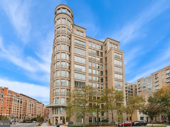 301 Massachusetts Ave NW APT 802, Washington, DC 20001