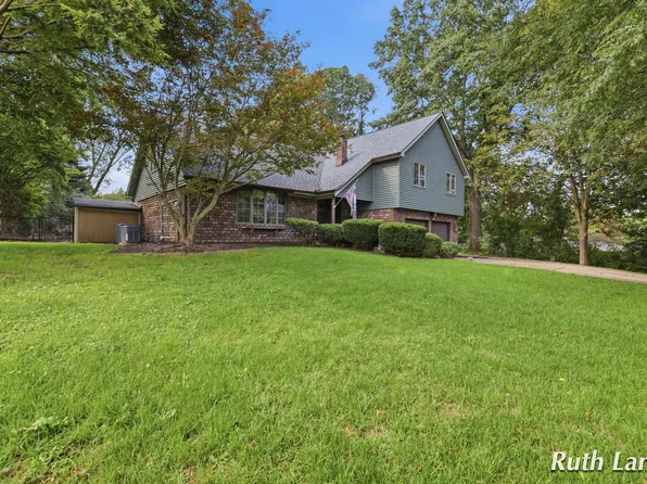 247 Trickovic Ln, Battle Creek, MI 49014