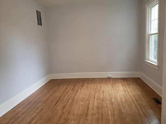 5th image of 221 W Side Ave
