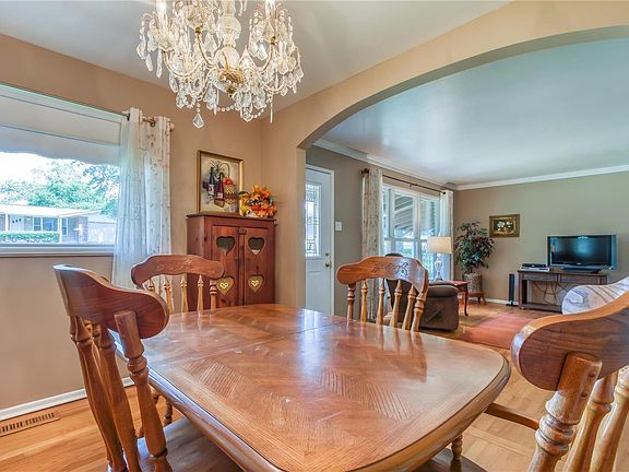 4th image of 3928 Colony Gardens Dr