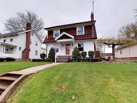 2nd image of 629 Maplewood St