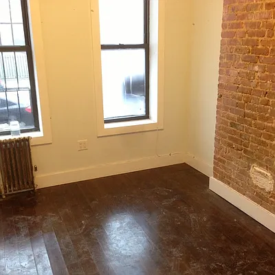 Rented by Nooklyn NYC LLC | media 25