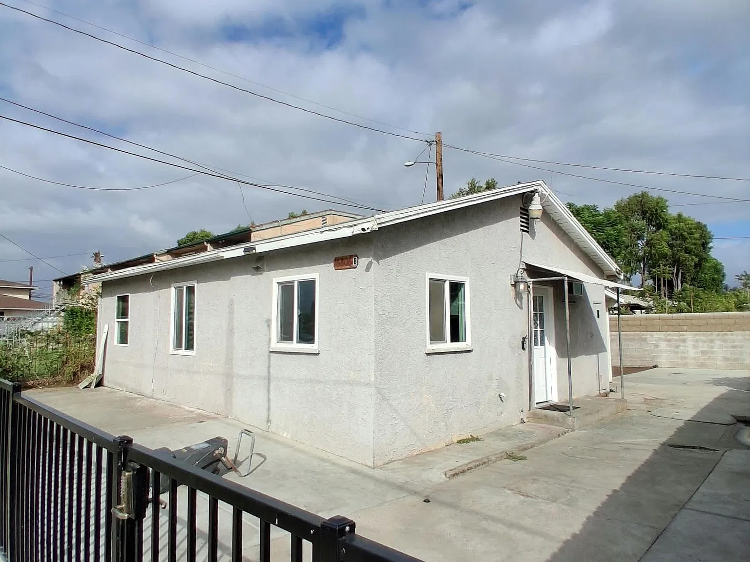 2 bed, 950 sqft, $2,450 — Photo 1