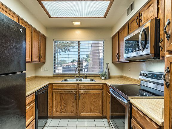 4th image of 1638 N El Camino Dr