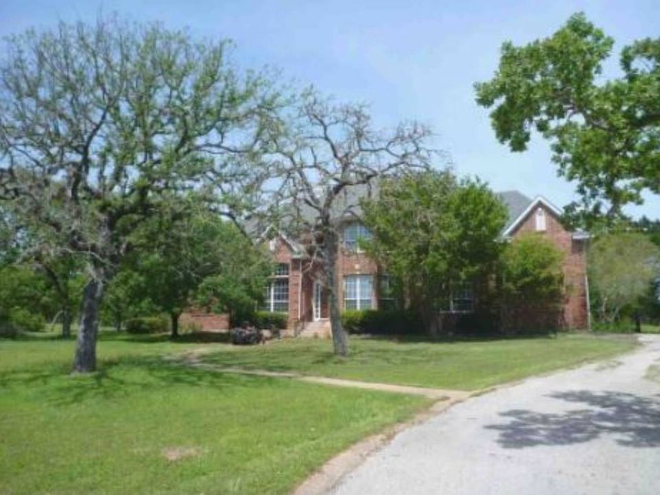 1st image of 110 Oak Ct