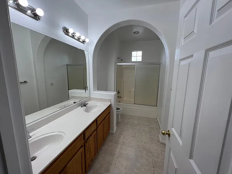 10413 Bunker Ln — Photo 29