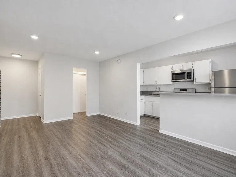 1253 Havenhurst Drive — Photo 23