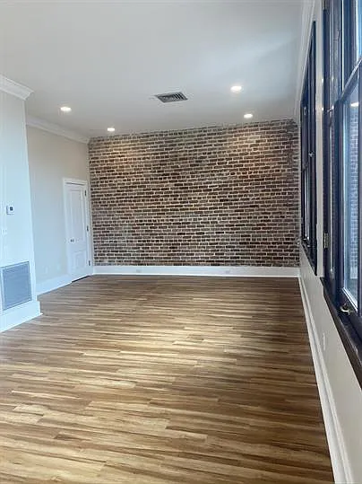 215-225 Decatur St — Photo 6