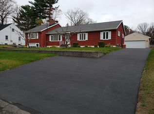 15 Shady Ln, Albany, NY 12203