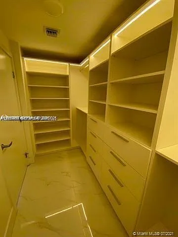 16385 Biscayne Blvd #702 — Photo 27