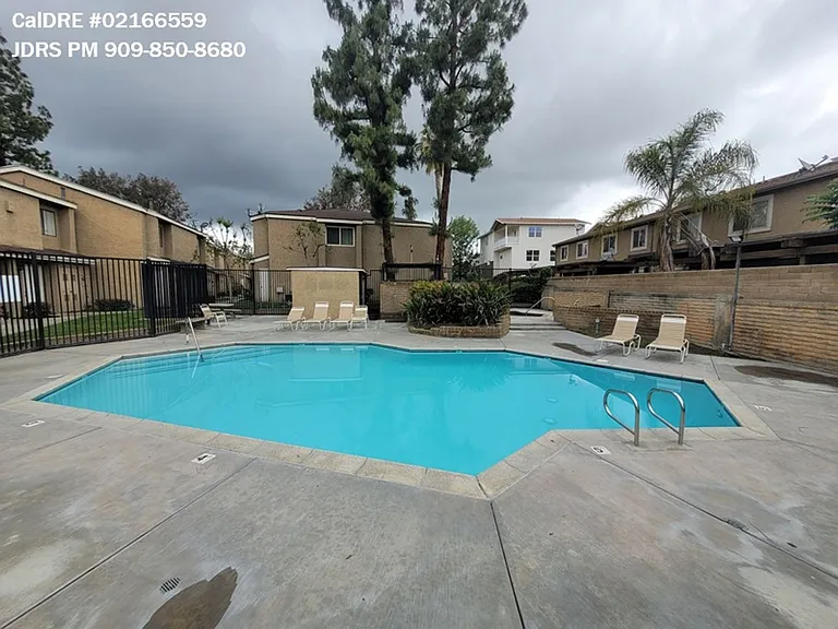 959 S Mountain Ave — Photo 11