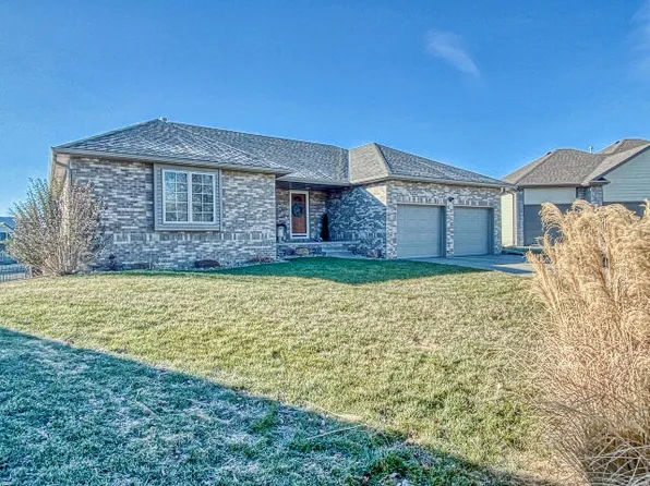 701 Avenue P, Carter Lake, IA 51510