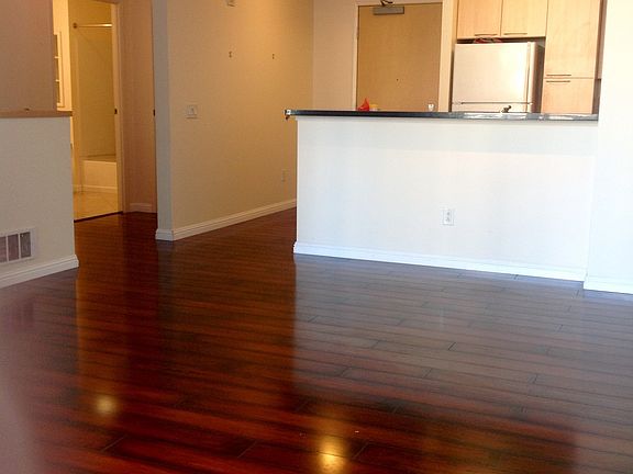 Essex 517 living room