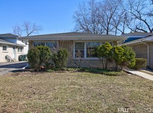 835 Long Rd, Glenview, IL 60025