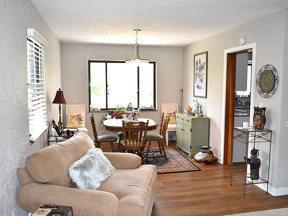5th image of 122 Jefferson Park Dr