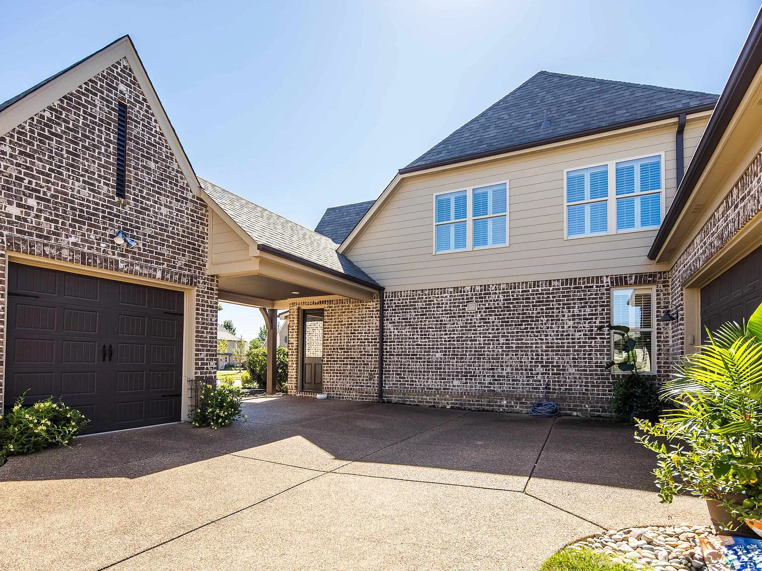 4 bed, 3.0 bath, 3558 sqft, $4,000 — Photo 4
