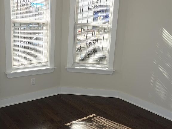 3rd image of 82 Newkirk St #1