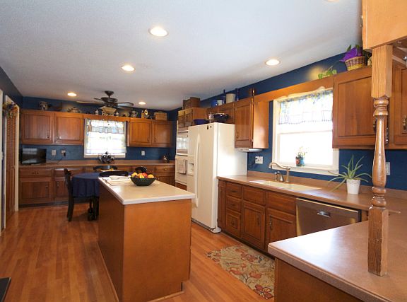 3rd image of 128 High Forest Dr