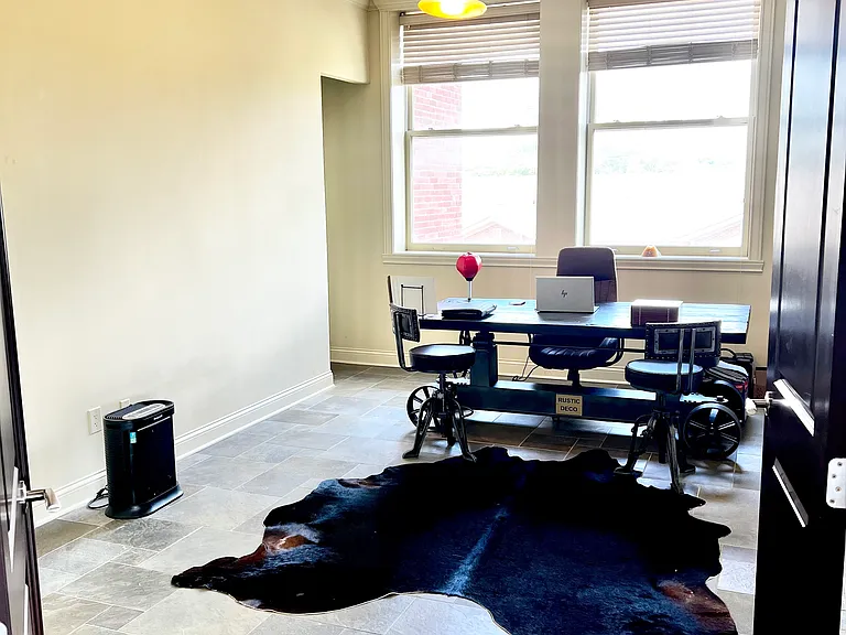 2105 N Meridian St #301 — Photo 10