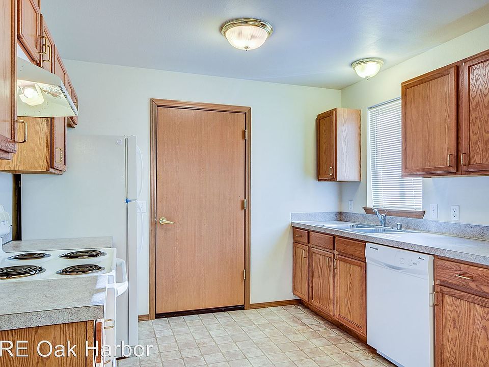 1st image of 1335 NW Elwha St #1