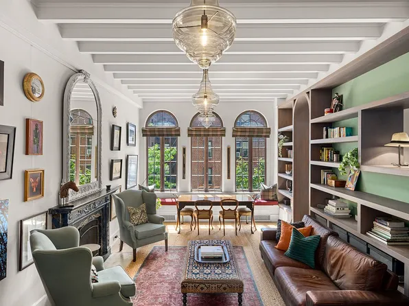 29 E 9th St APT 10, New York, NY 10003
