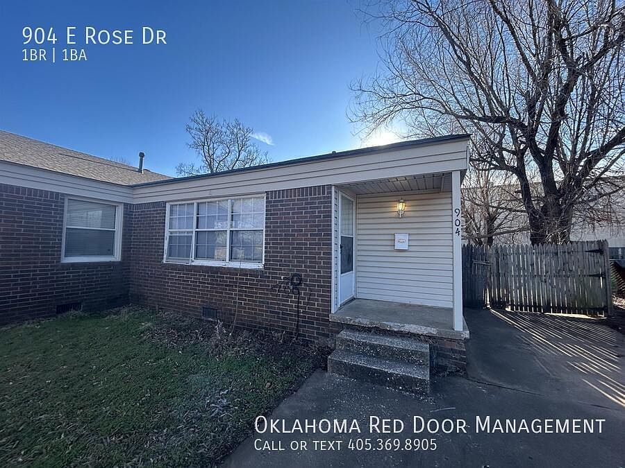 1st image of 904 E Rose Dr