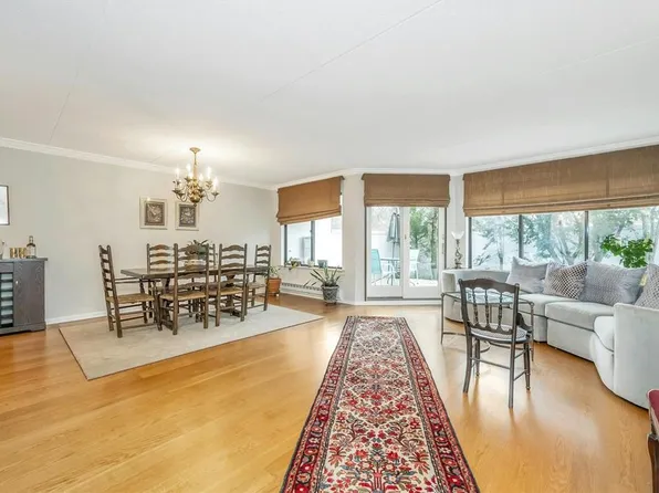 100 High Point Drive #207, Hartsdale, NY 10530
