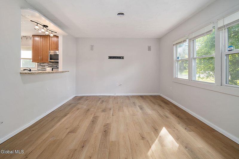 5th image of 54 S Amherst Avenue
