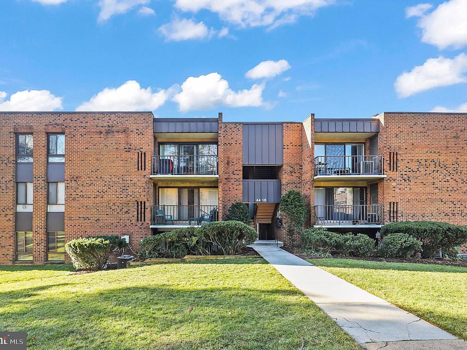 1st image of 4416 Island Pl APT 203