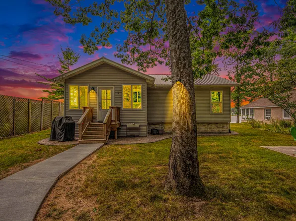 12935 S Englewright Dr, Sand Lake, MI 49343