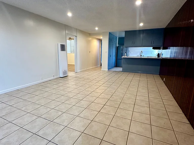 537 Evergreen St #1 — Photo 6